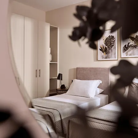 Strada Castello Vilă *