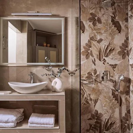 Strada Castello Villa *