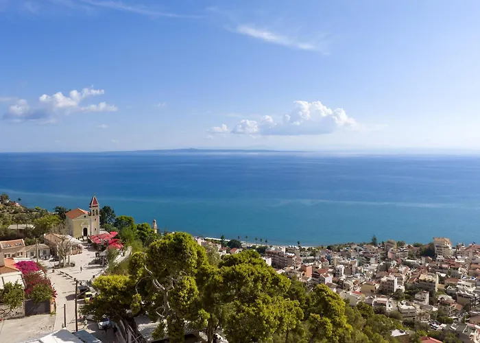 Strada Castello Villa