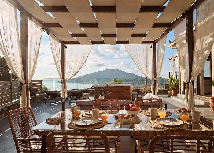 Strada Castello Villa *